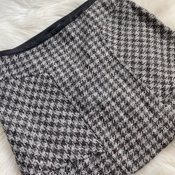 Naked Zebra Dresses & Skirts - Tweed houndstooth mini skirt - plaid skirt - plaid mini skirt